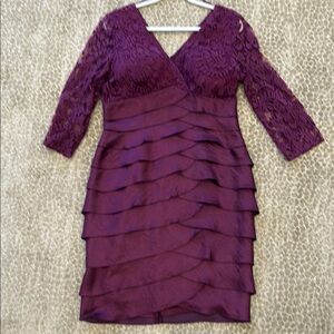 Adrianna Papell Purple Sheath Dress with V-Neck and 3/4 Sleeves